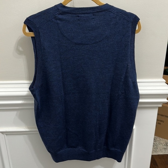 Nordstrom’s Men Shop 💯 Merino Wool Vest Size M - Picture 3 of 3